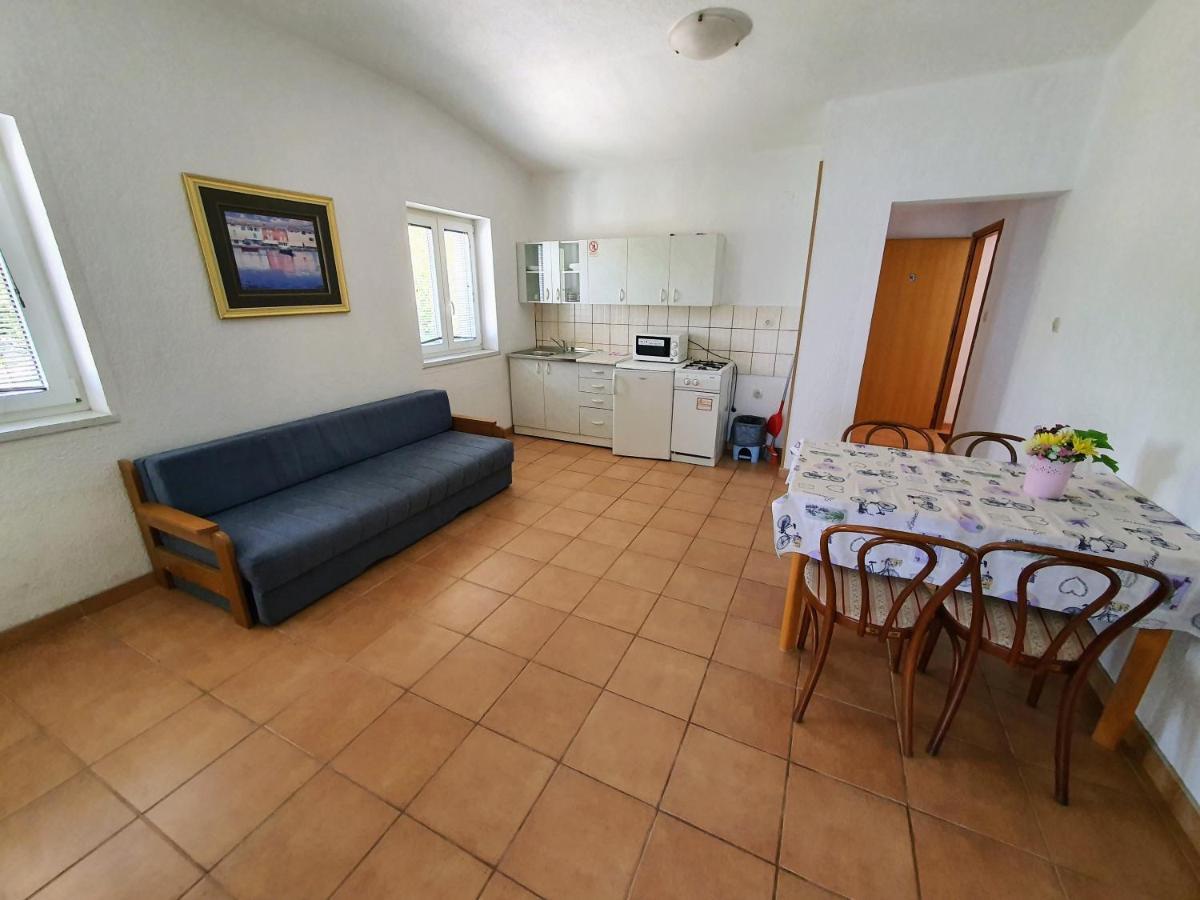 סווטי יוראי Apartments - Buffet 2B מראה חיצוני תמונה