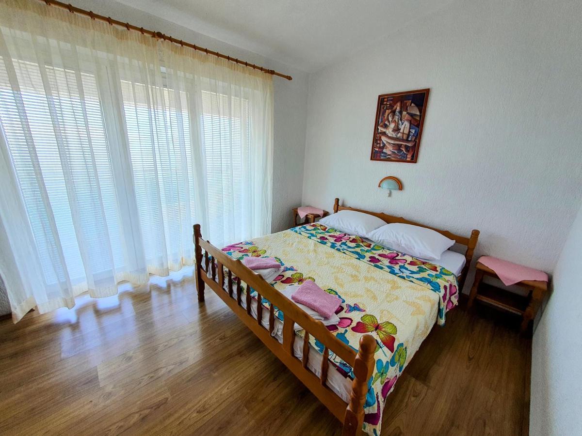 סווטי יוראי Apartments - Buffet 2B מראה חיצוני תמונה
