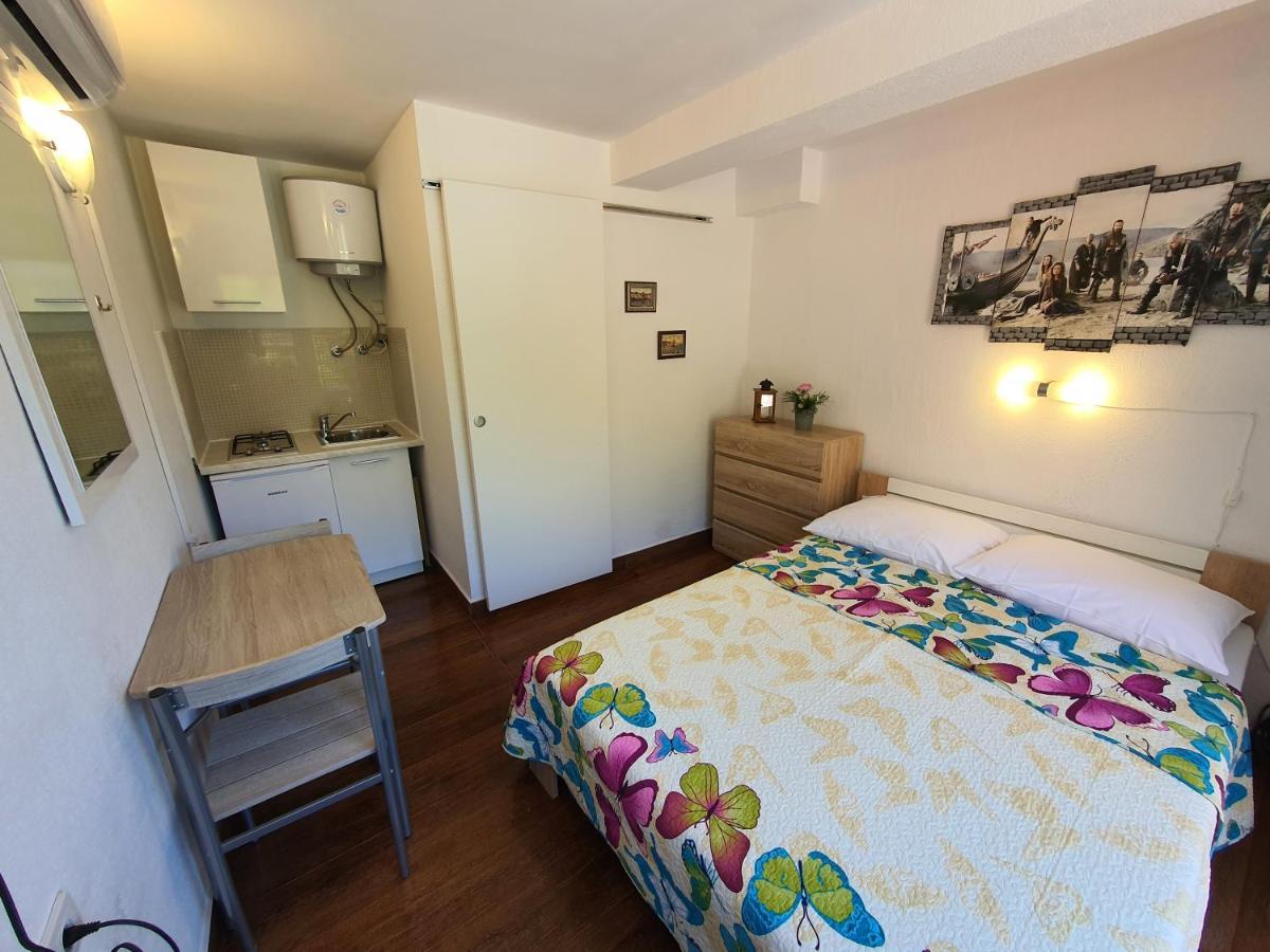 סווטי יוראי Apartments - Buffet 2B מראה חיצוני תמונה