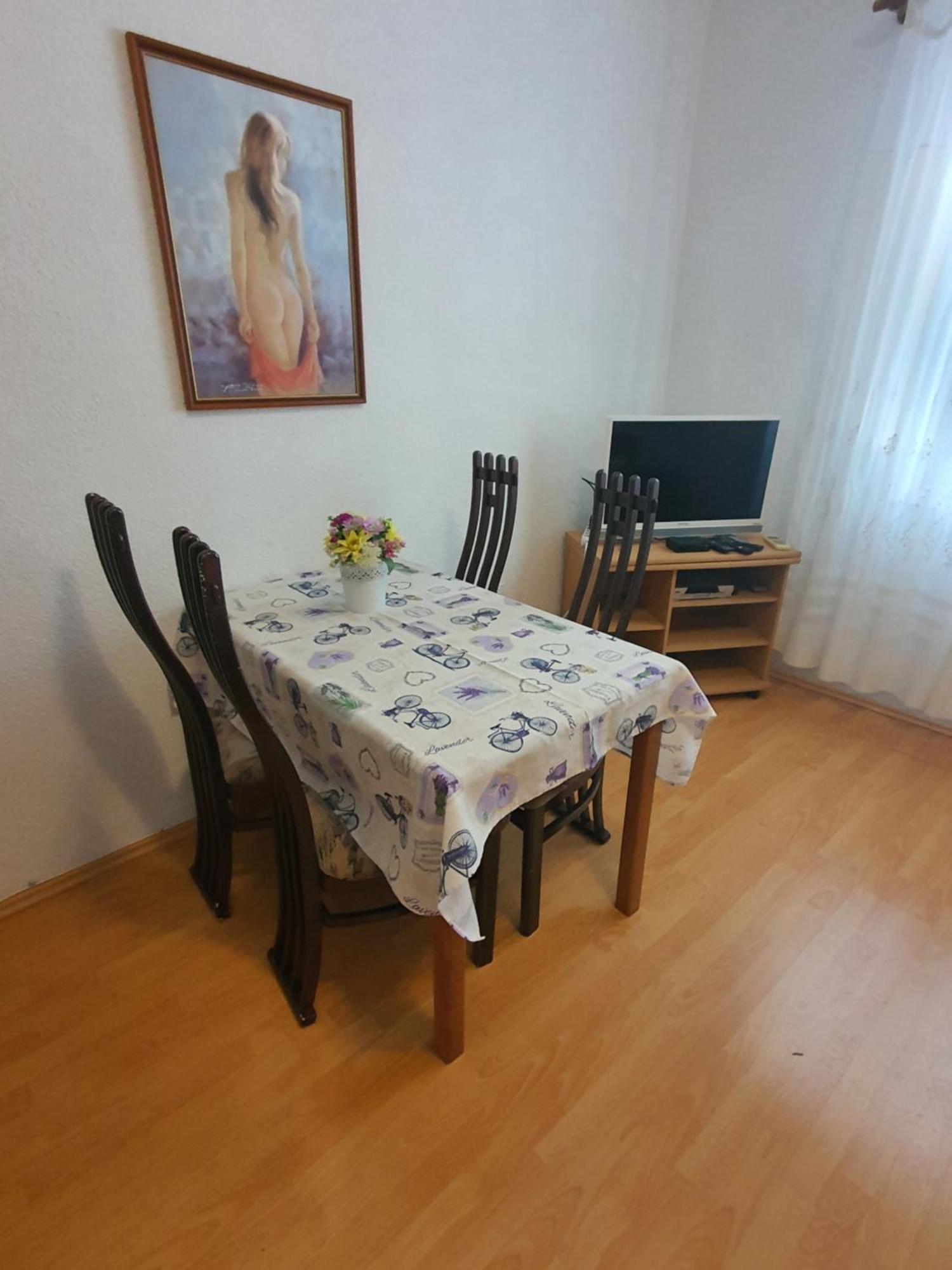 סווטי יוראי Apartments - Buffet 2B חדר תמונה