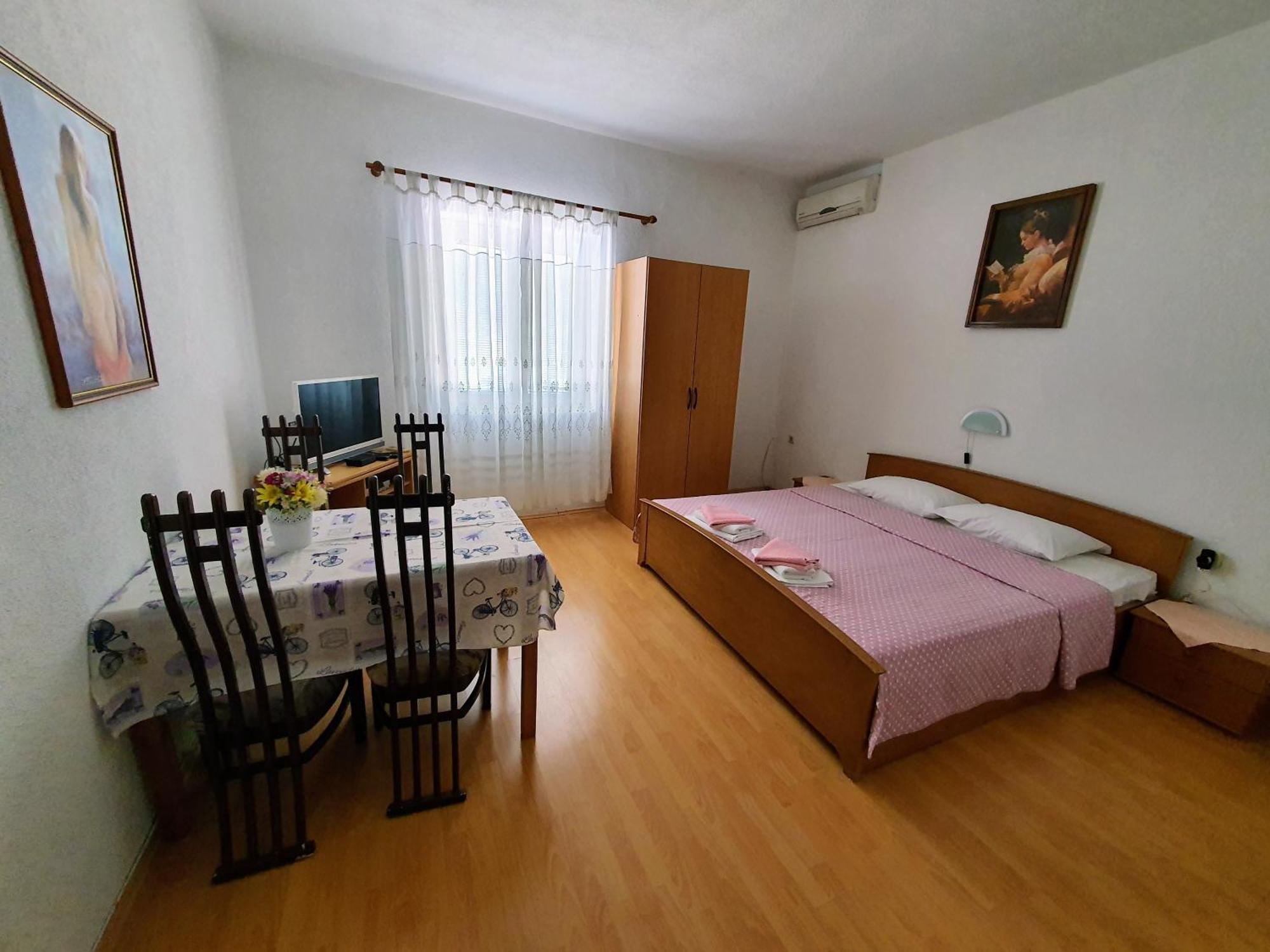 סווטי יוראי Apartments - Buffet 2B חדר תמונה