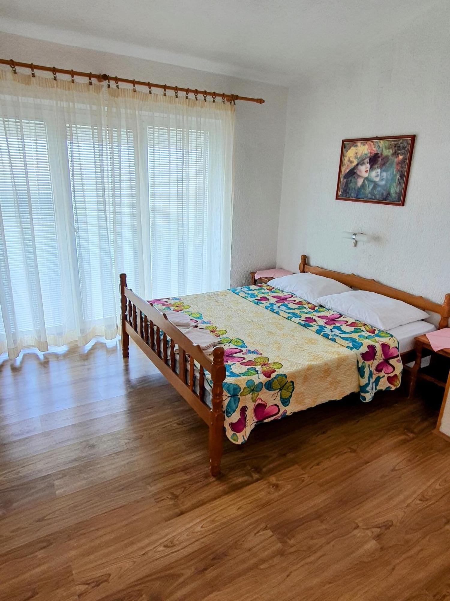 סווטי יוראי Apartments - Buffet 2B חדר תמונה