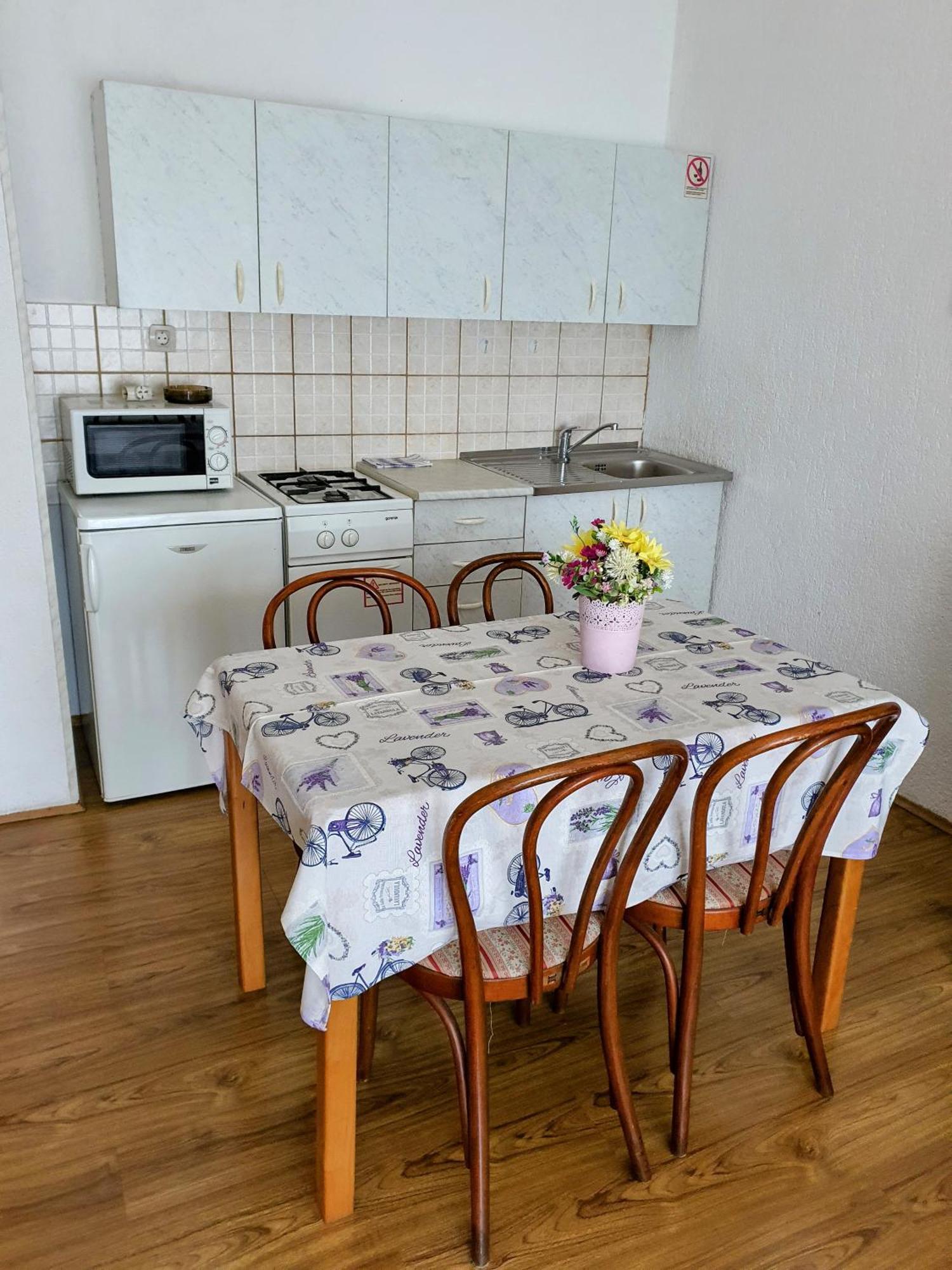 סווטי יוראי Apartments - Buffet 2B חדר תמונה
