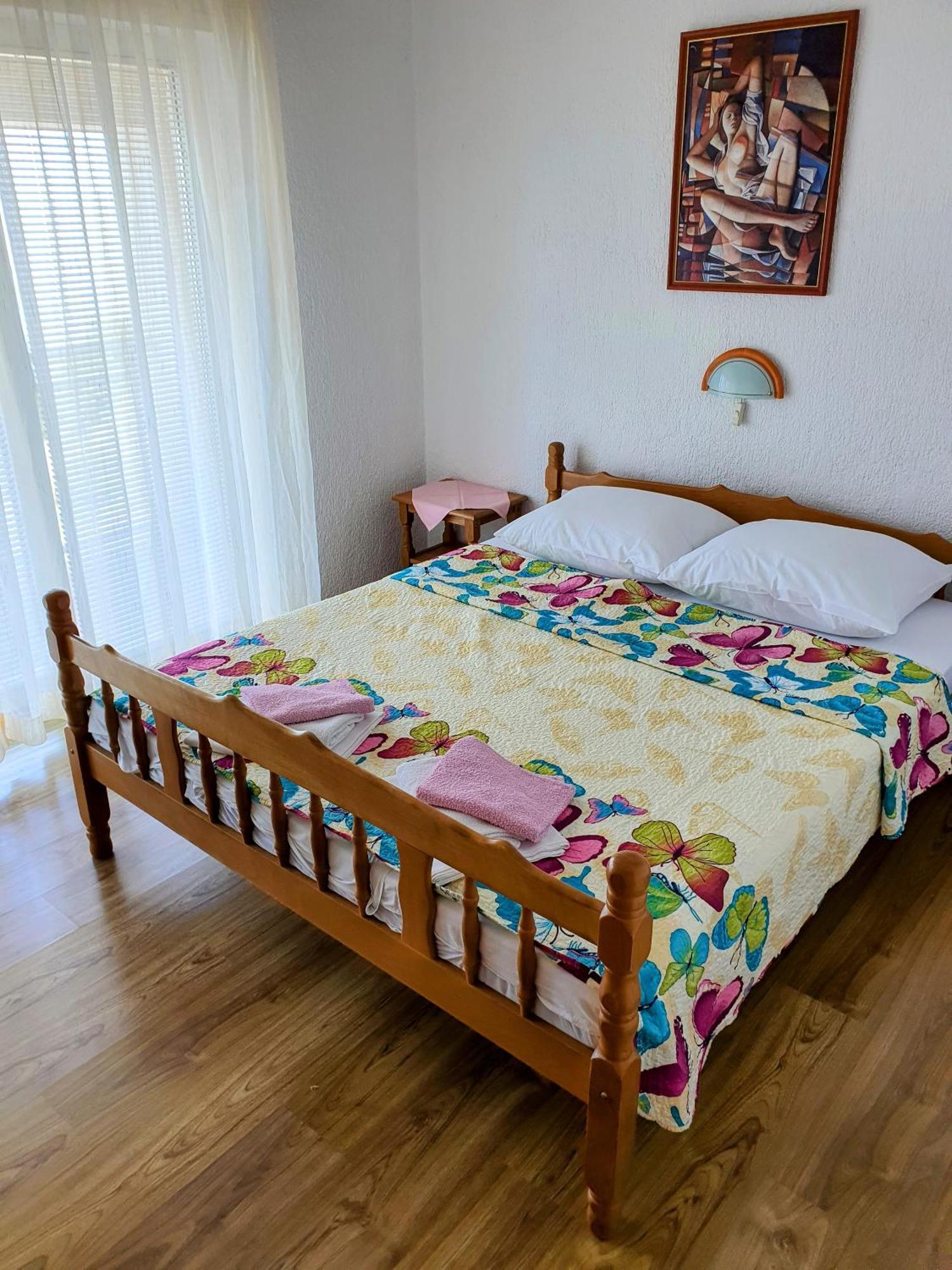 סווטי יוראי Apartments - Buffet 2B חדר תמונה